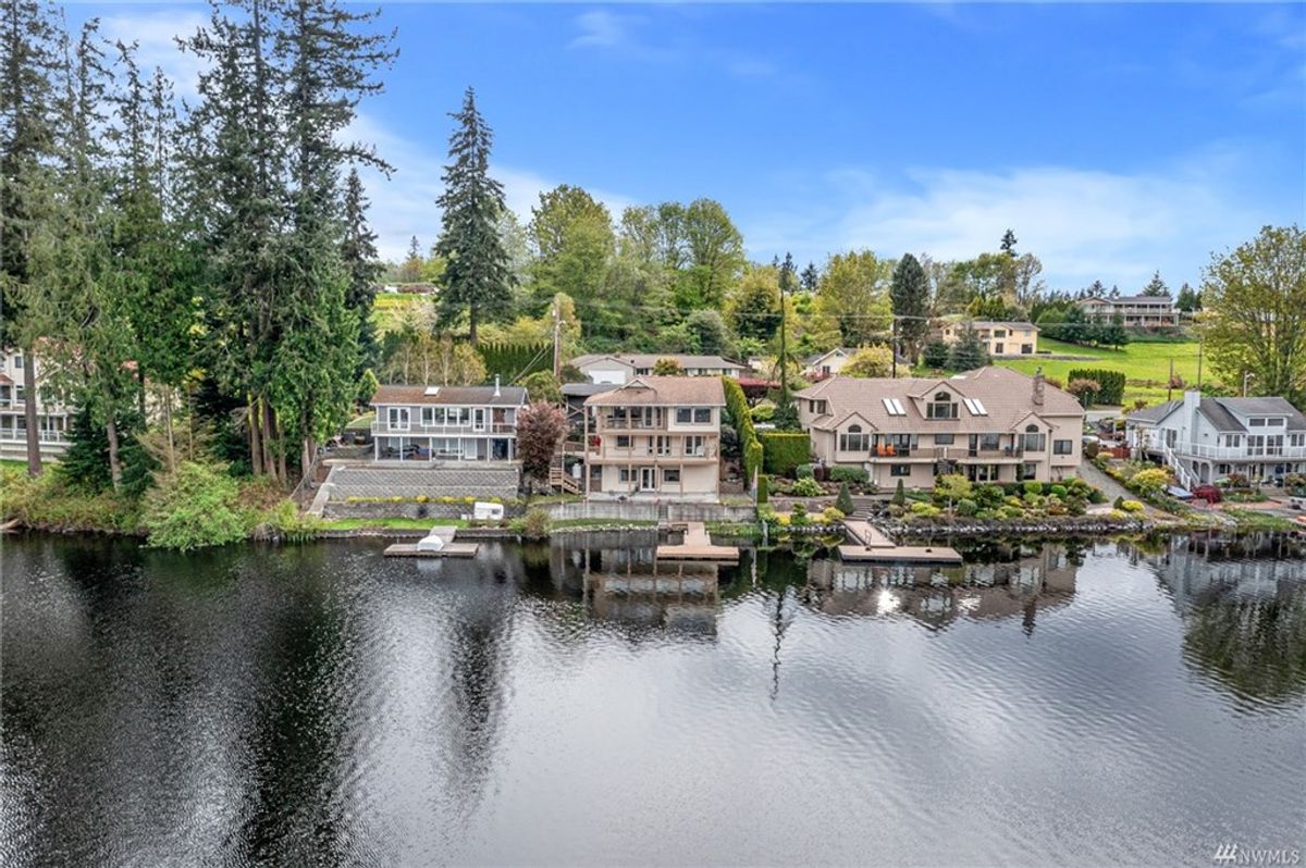 Lake Martha Gem PENDING in 24 Hours and SOLD with many OFFERS! Andy