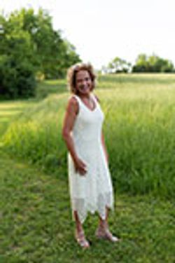 Julie Bast